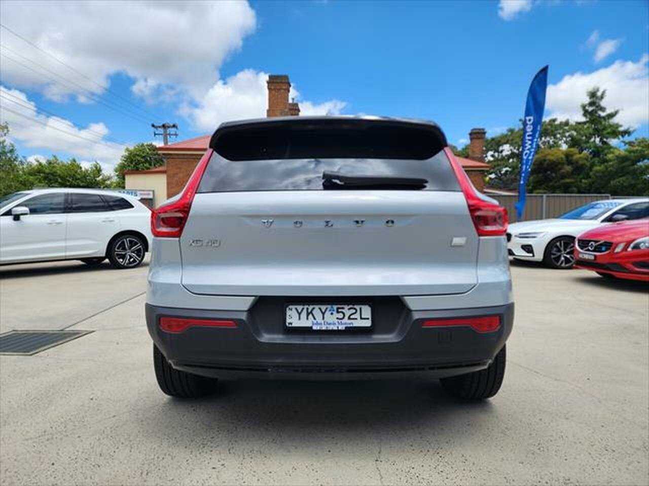 Volvo  XC40 Recharge R-Design, T5 Plug-In Hybrid (132+60 kW)