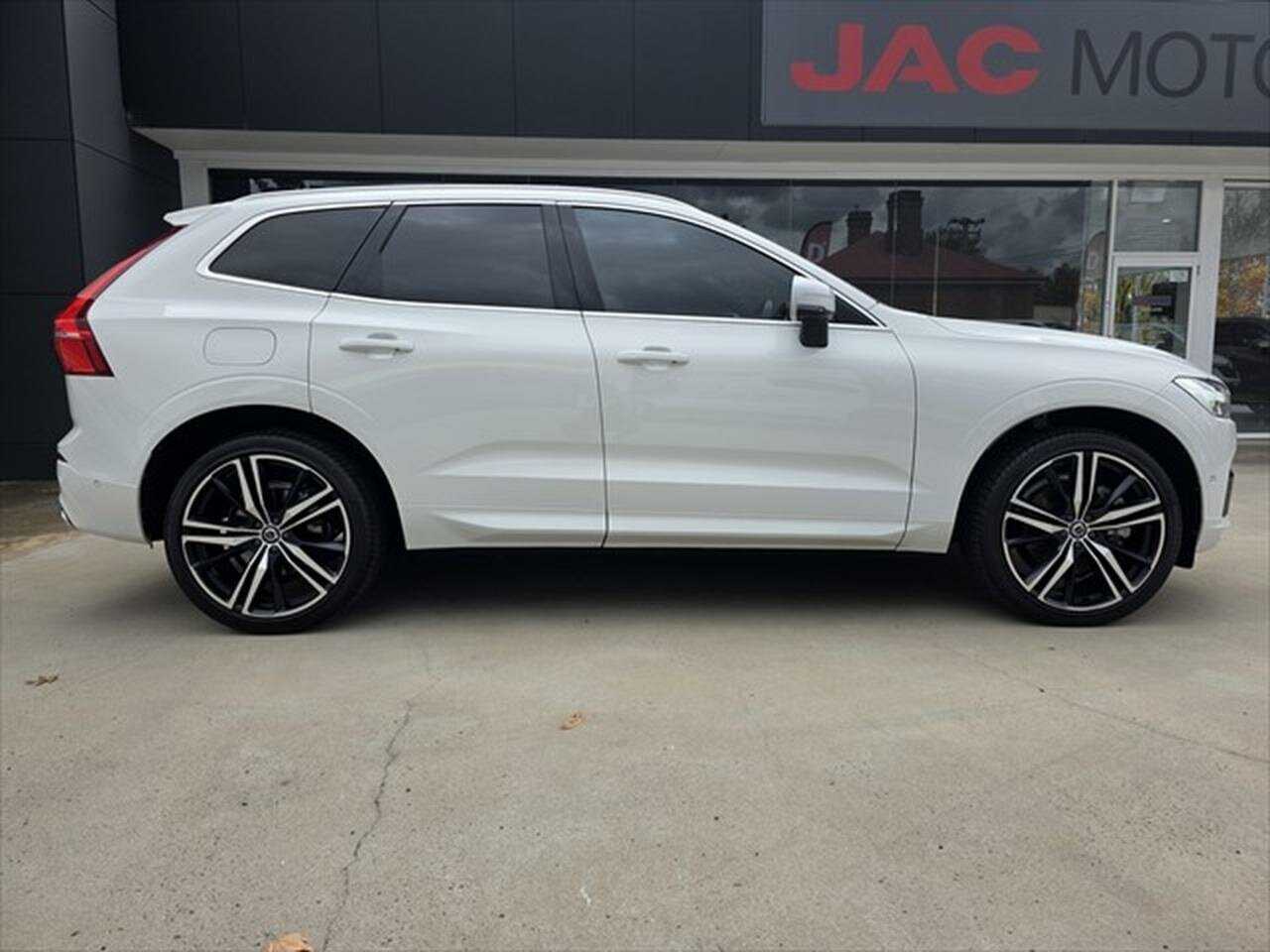 Volvo  XC60 D5 R-Design