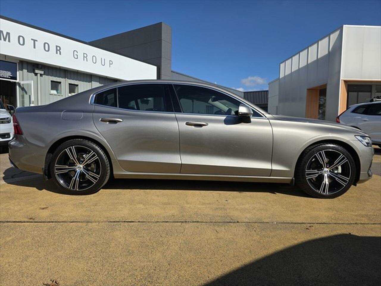 Volvo  S60 Inscription, B5 AWD mild hybrid