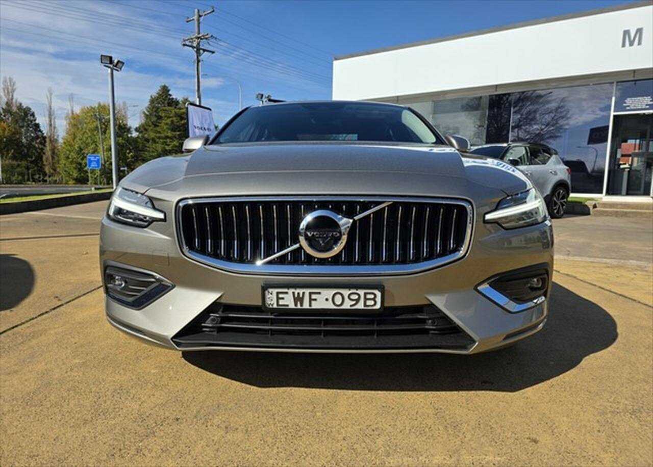 Volvo  S60 Inscription, B5 AWD mild hybrid
