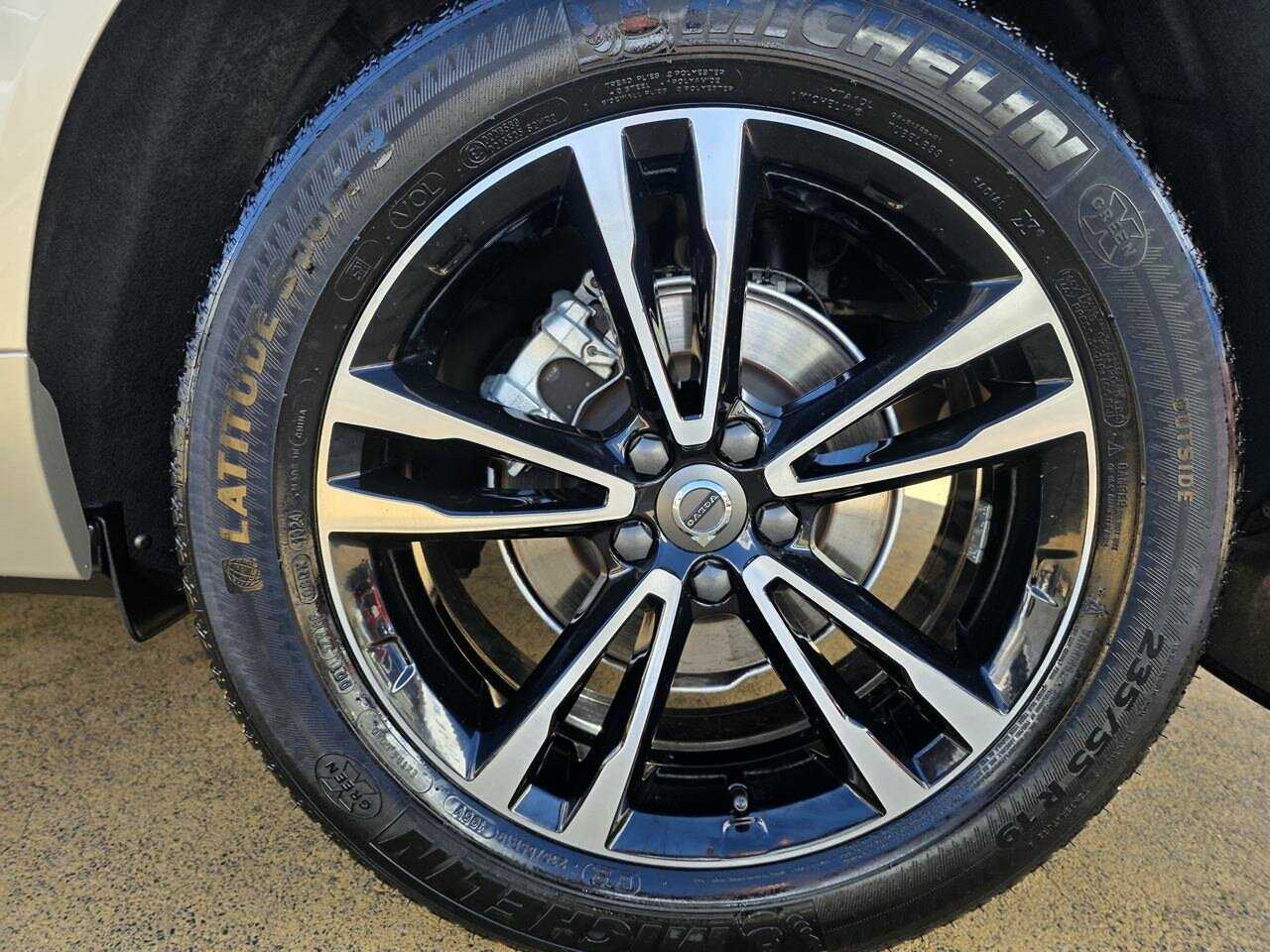 Volvo  XC60 T5 Momentum