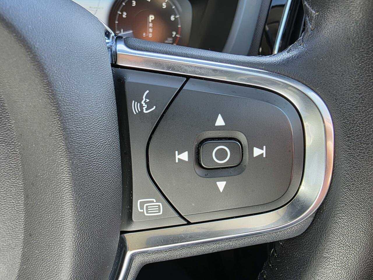 Volvo  XC60 T5 Momentum