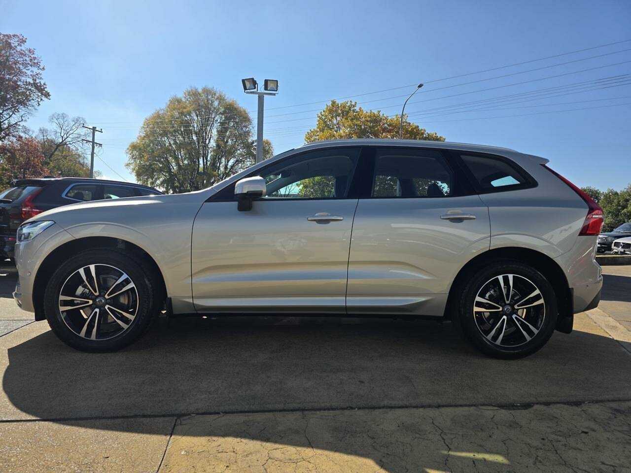 Volvo  XC60 T5 Momentum
