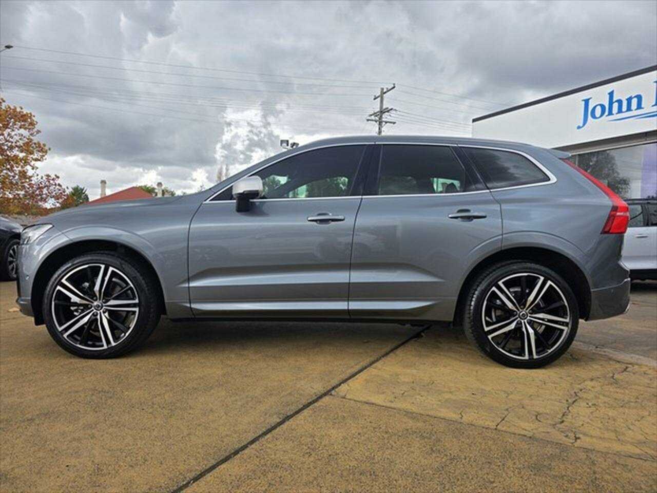 Volvo  XC60 T6 R-Design