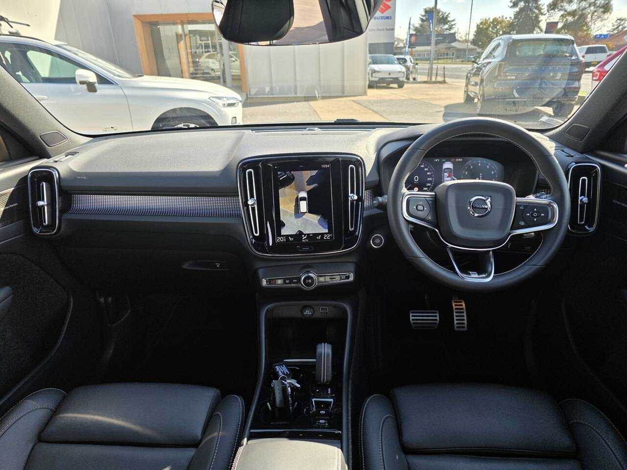 Volvo  XC40 T5 R-Design AWD