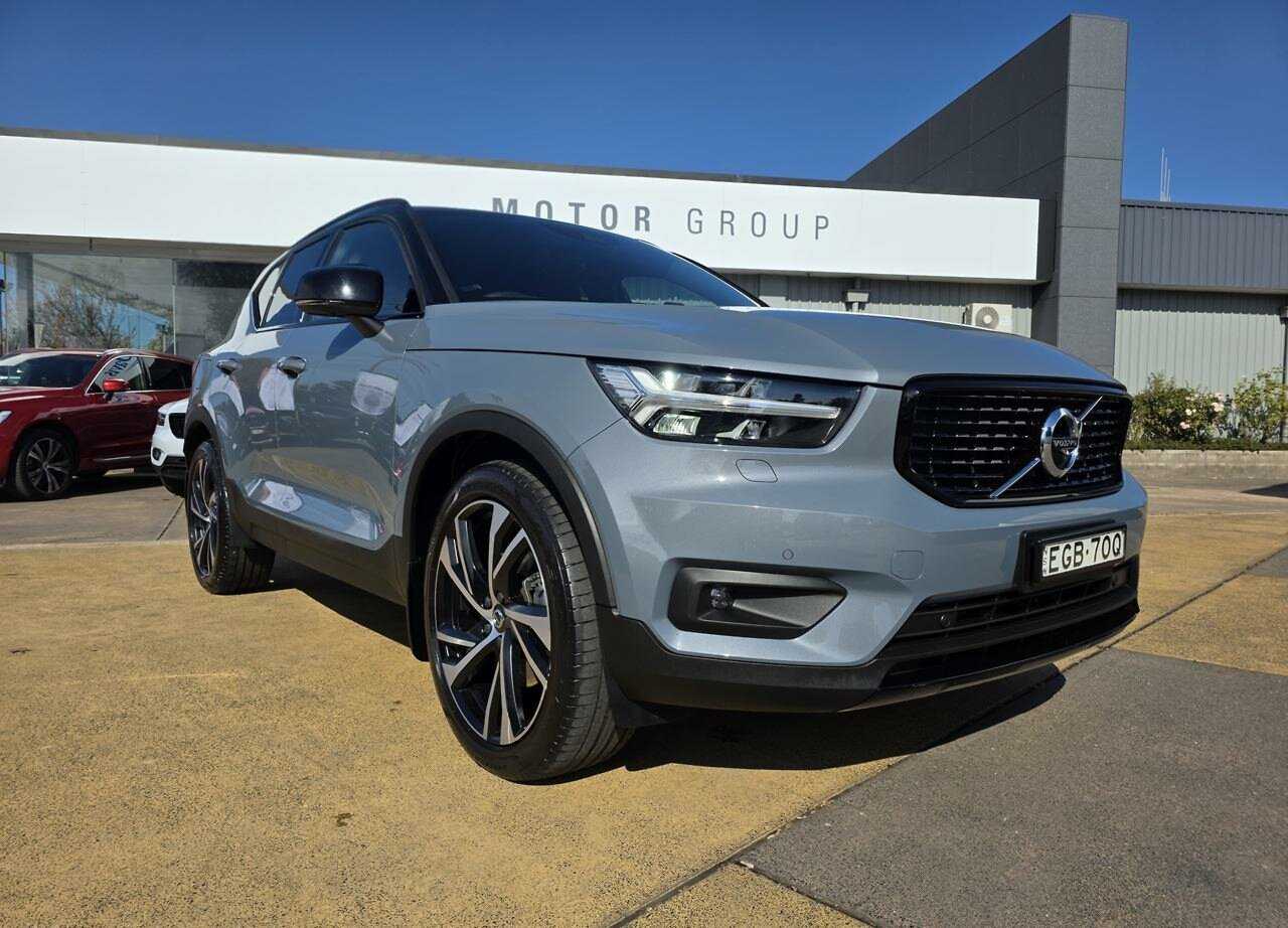 Volvo  XC40 T5 R-Design AWD