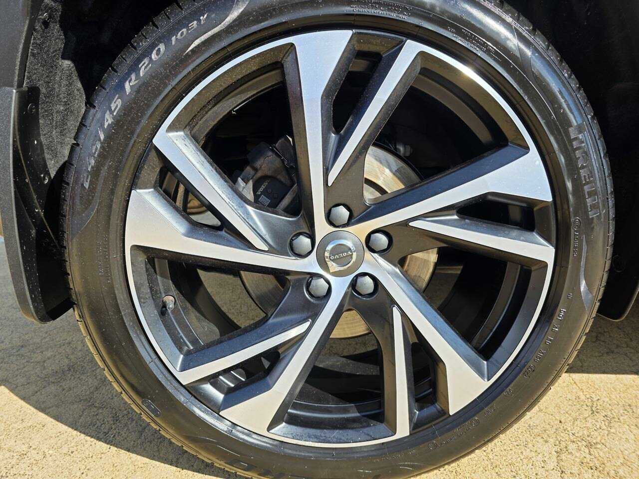 Volvo  XC40 T5 R-Design AWD