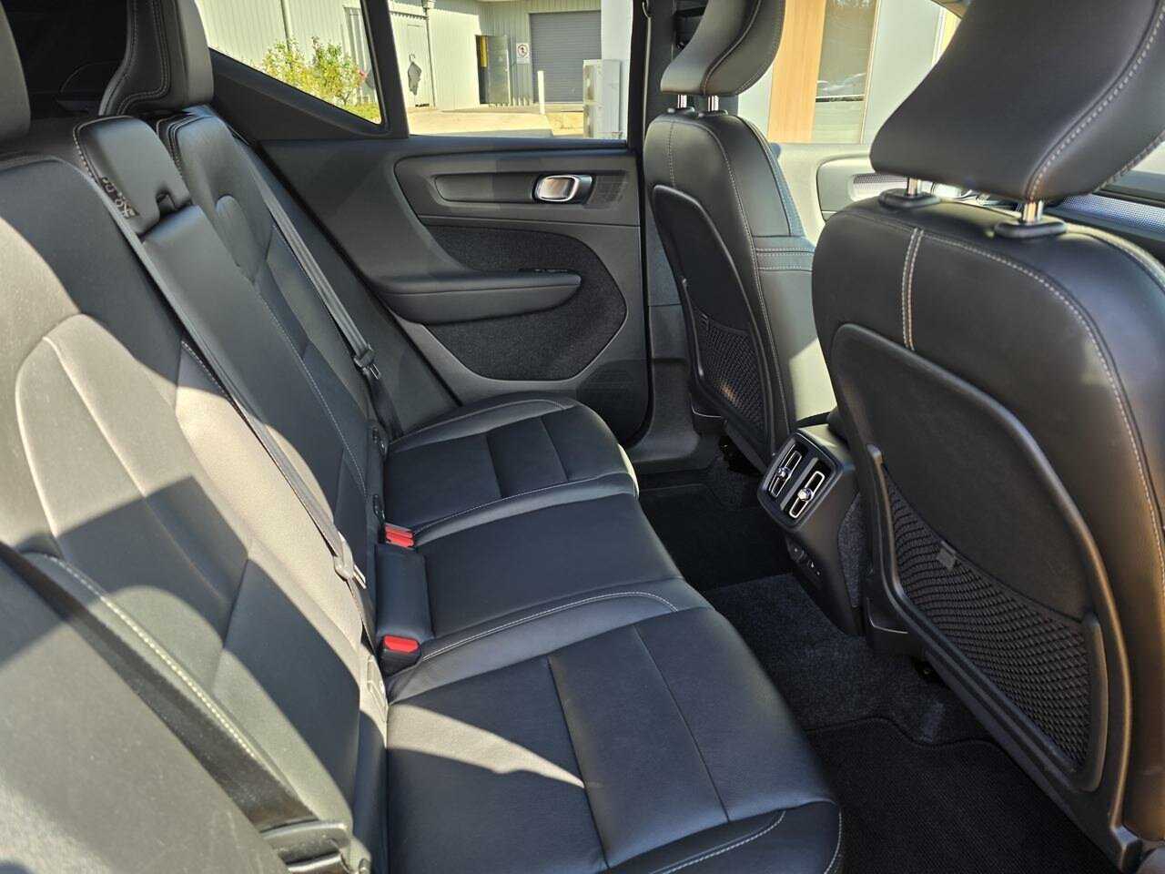 Volvo  XC40 T5 R-Design AWD