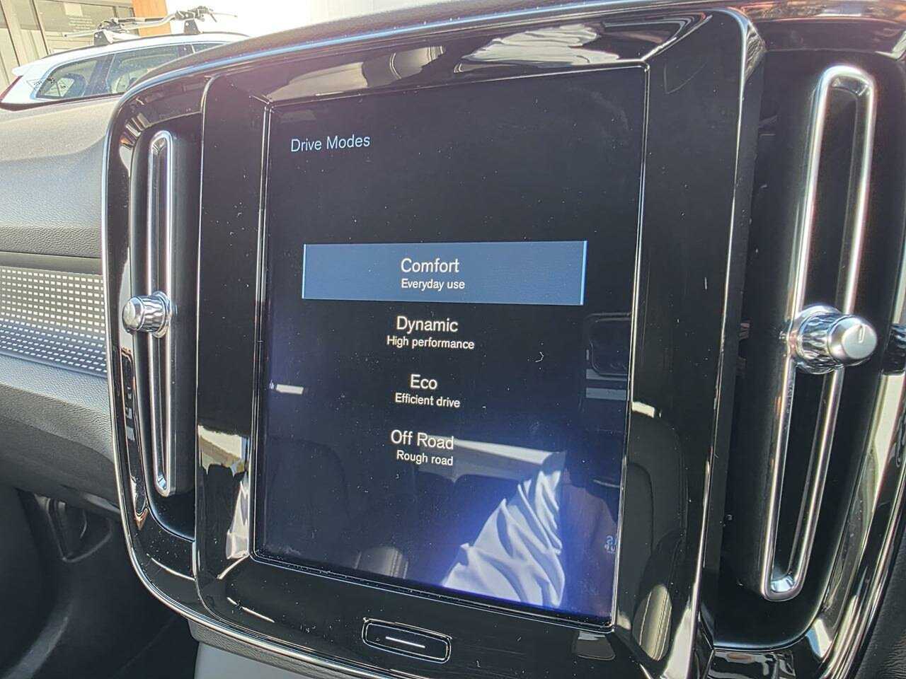 Volvo  XC40 T5 R-Design AWD