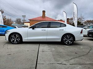 Volvo  S60 T5 R-Design AWD