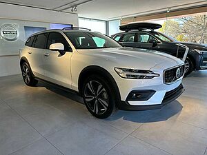 Volvo  V60 Cross Country Ultimate , B5 Mild Hybrid, Petrol