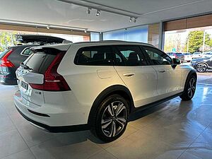 Volvo  V60 Cross Country Ultimate , B5 Mild Hybrid, Petrol