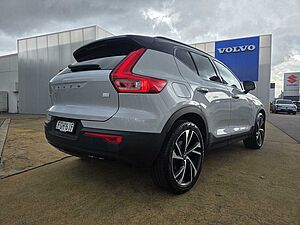 Volvo  XC40 Recharge R-Design, T5 Plug-In Hybrid (132+60 kW)