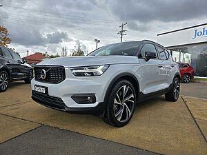 Volvo  XC40 Recharge R-Design, T5 Plug-In Hybrid (132+60 kW)