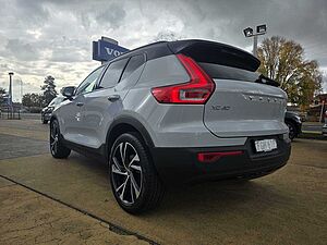 Volvo  XC40 Recharge R-Design, T5 Plug-In Hybrid (132+60 kW)