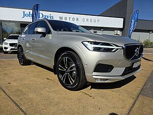 Volvo  XC60 T5 Momentum