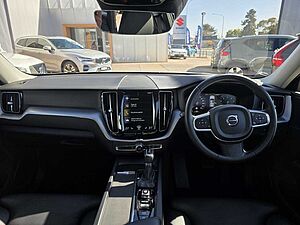 Volvo  XC60 T5 Momentum