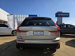 Volvo  XC60 T5 Momentum