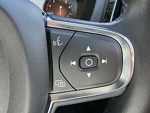 Volvo  XC60 T5 Momentum