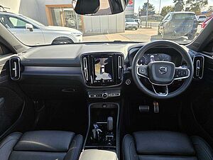 Volvo  XC40 T5 R-Design AWD