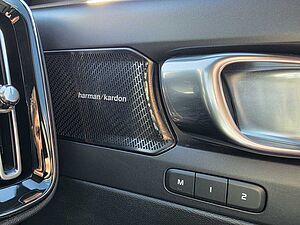 Volvo  XC40 T5 R-Design AWD