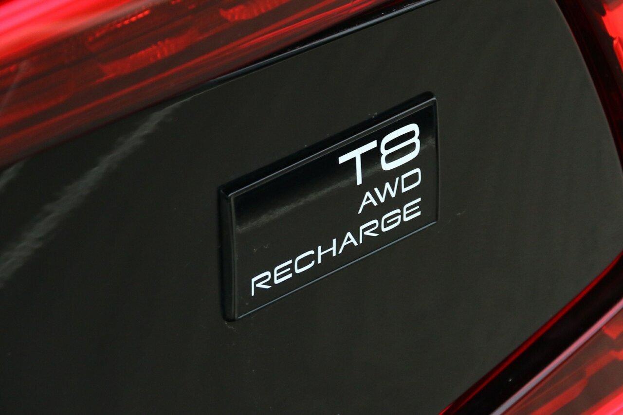 Volvo  S60 Recharge Black Edition Plus, T8 eAWD Plug-in hybrid, Electric/Petrol