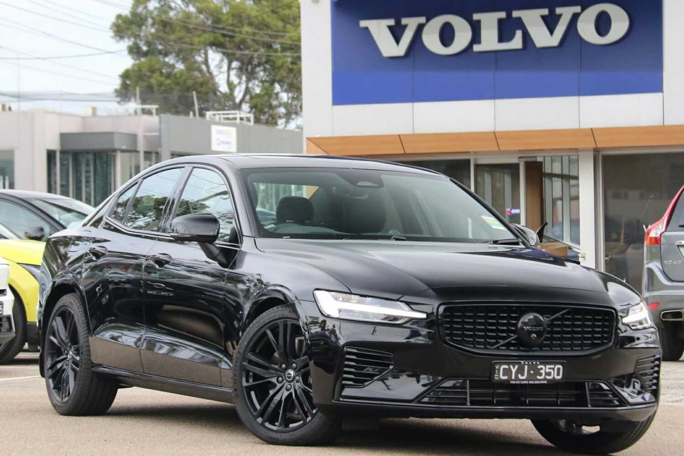 Volvo  S60 Recharge Black Edition Plus, T8 eAWD Plug-in hybrid, Electric/Petrol