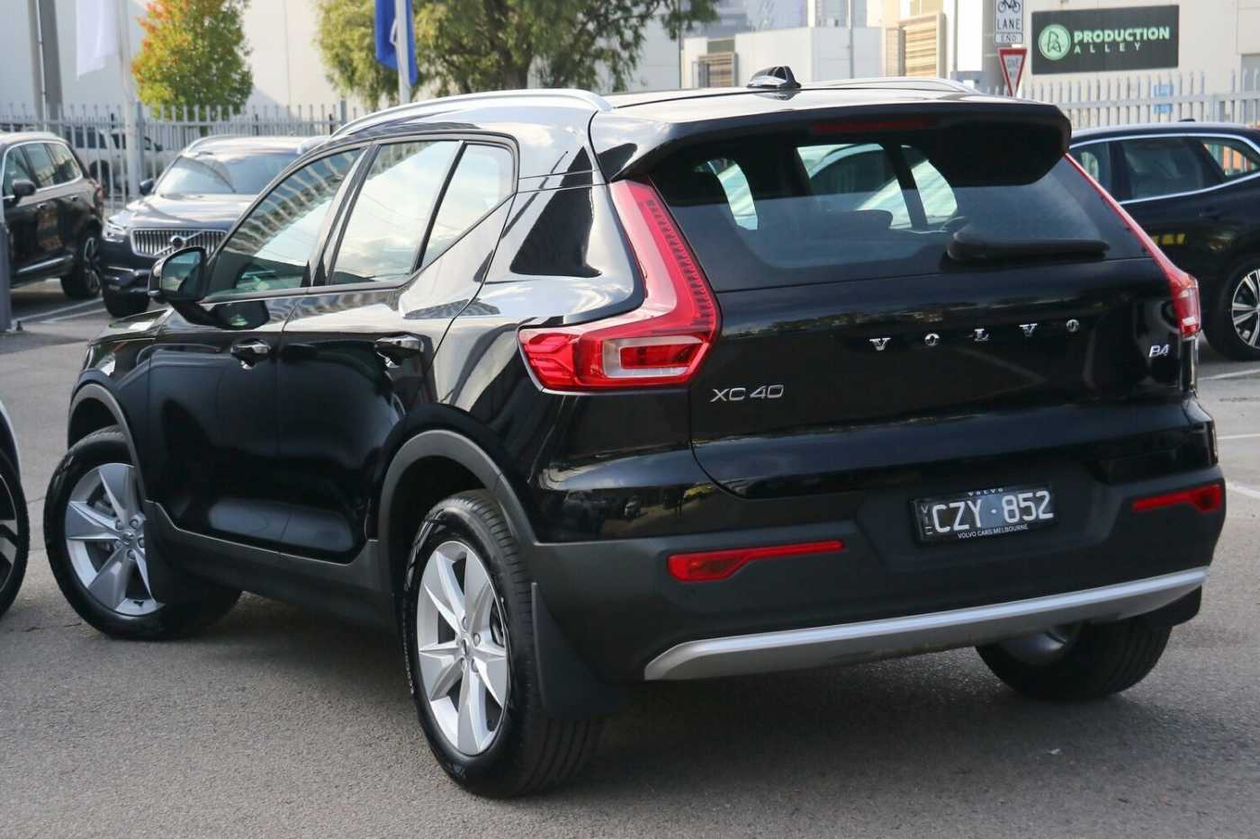 Volvo  XC40 Plus, B4 Mild Hybrid, Petrol