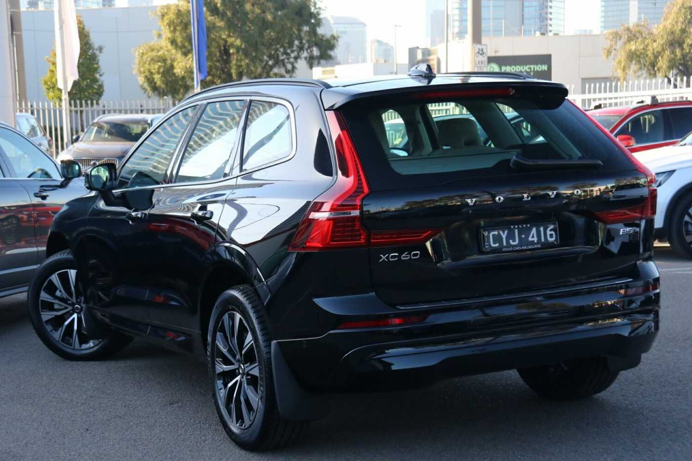 Volvo  XC60 Plus, B5 Mild Hybrid, Petrol