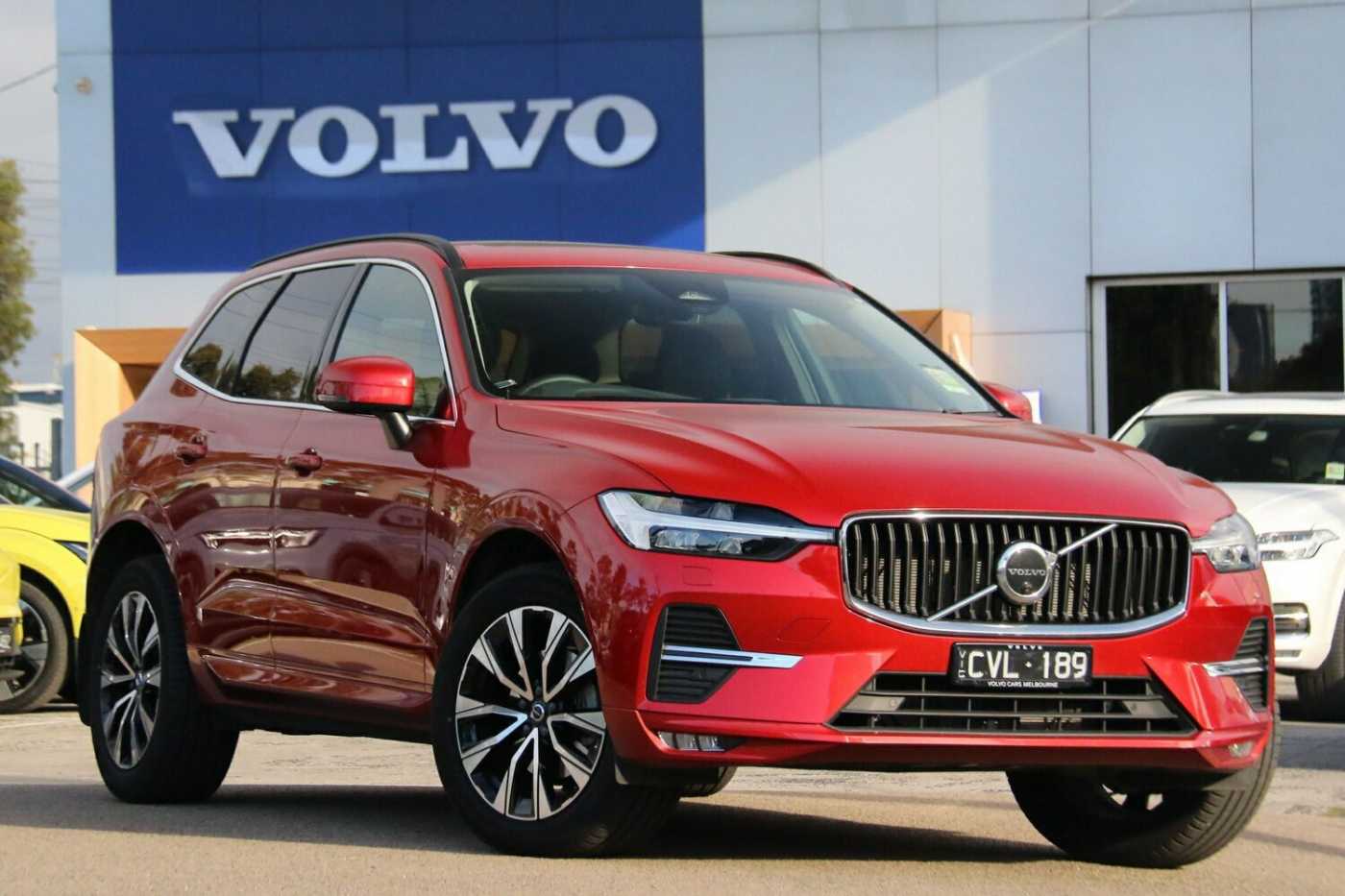 Volvo  XC60 Plus, B5 Mild Hybrid, Petrol