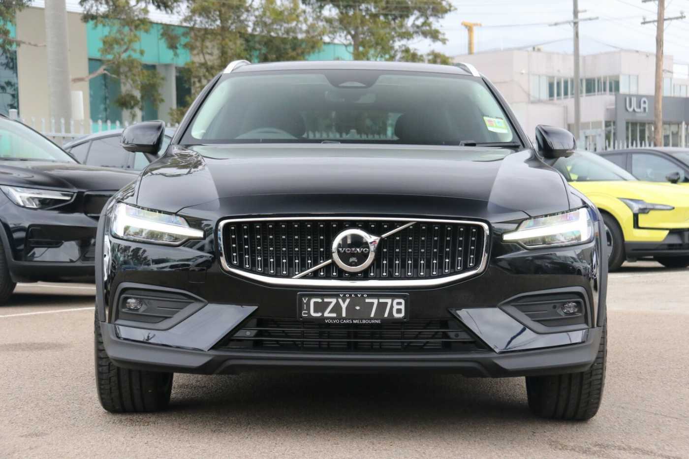 Volvo  V60 Cross Country Ultimate , B5 Mild Hybrid, Petrol