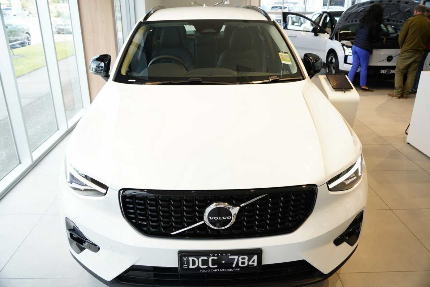 Volvo  XC40 Ultimate, B5 Mild Hybrid, Petrol, Dark