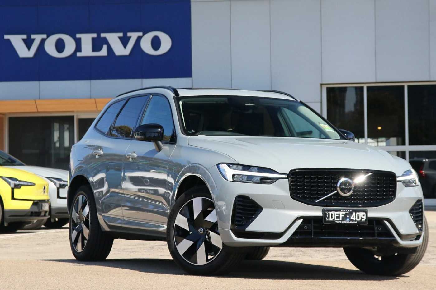 Volvo  XC60 Recharge Plus, T8 AWD Plug-in hybrid, Electric/Petrol, Dark