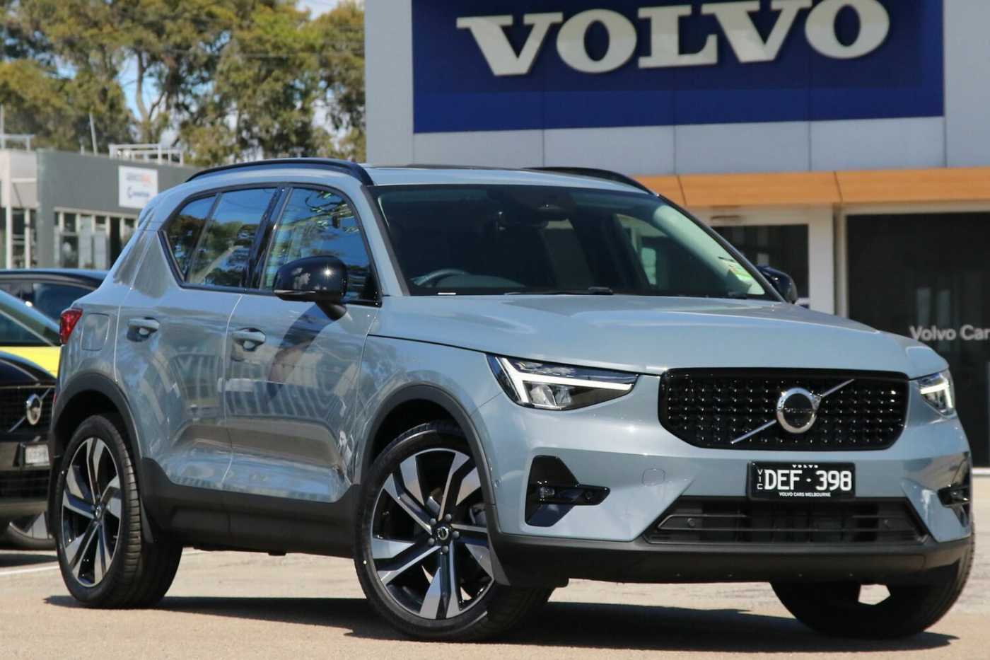 Volvo  XC40 Ultimate, B5 Mild Hybrid, Petrol, Dark