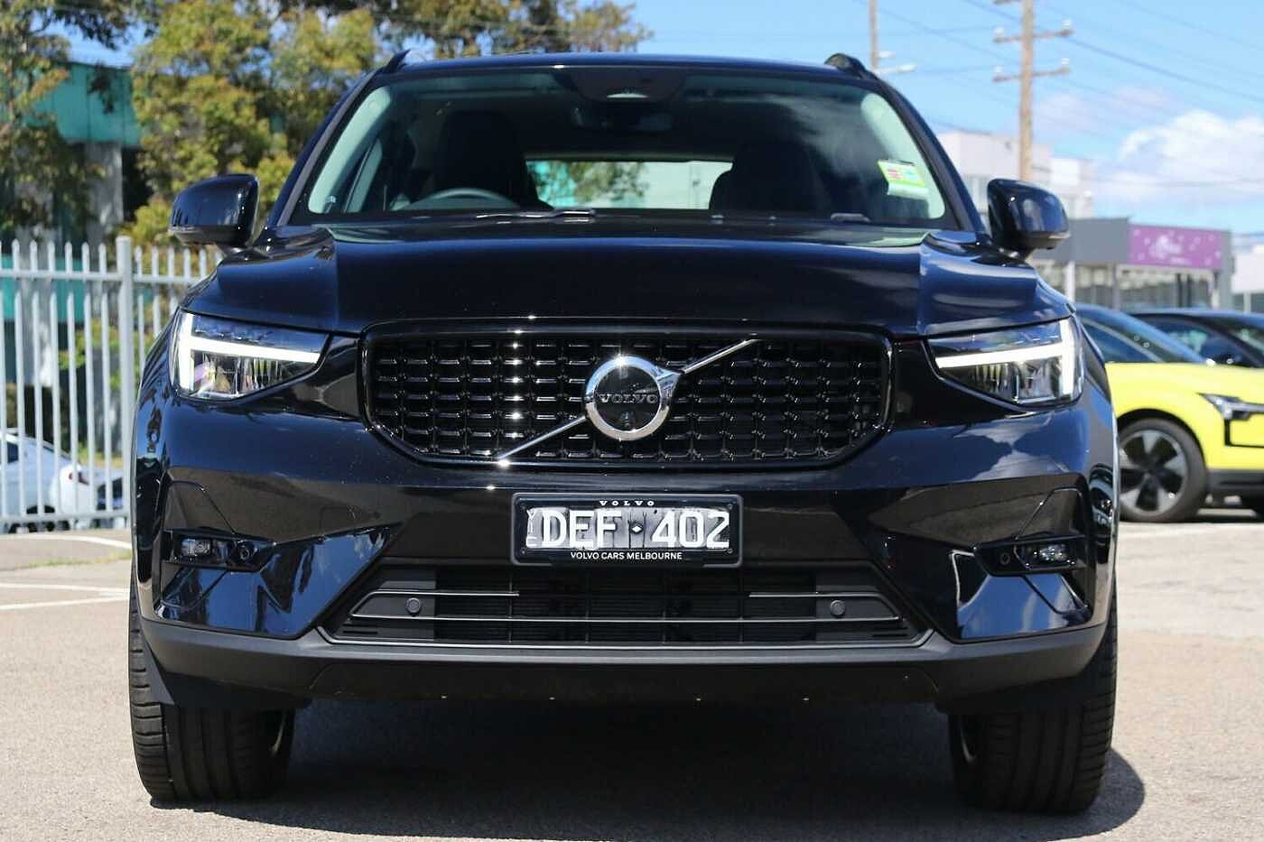 Volvo  XZ MY23 Ultimate B5 AWD Dark