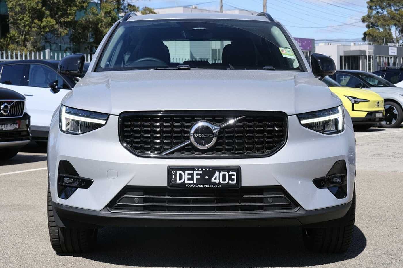 Volvo  XZ MY23 Ultimate B5 AWD Dark