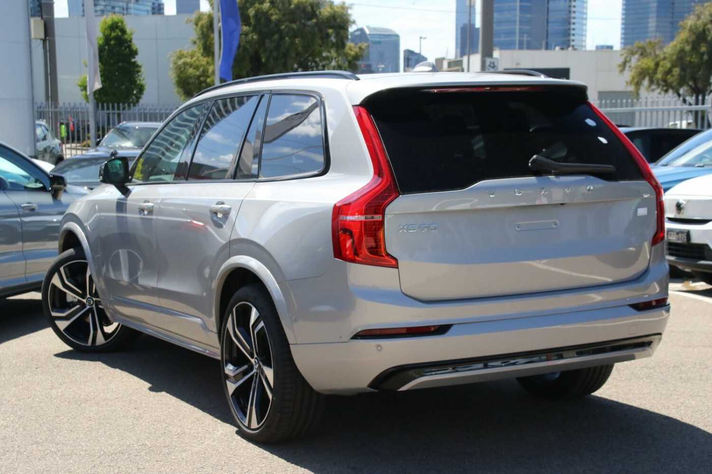 Volvo  XC90 Recharge Ultimate, T8 AWD Plug-in hybrid, Electric/Petrol, Dark, 7 Seats