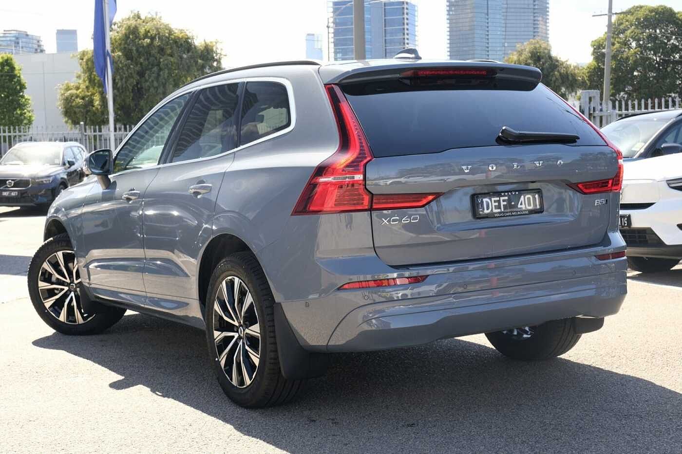 Volvo  UZ MY23 Plus B5 AWD