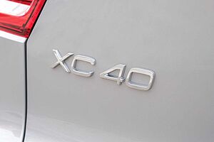 Volvo  XC40 Ultimate, B5 Mild Hybrid, Petrol, Dark