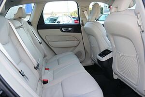 Volvo  XC60 Plus, B5 Mild Hybrid, Petrol