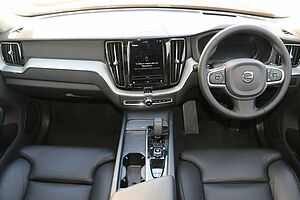 Volvo  XC60 Plus, B5 Mild Hybrid, Petrol