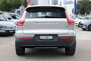 Volvo  XC40 Ultimate, B5 Mild Hybrid, Petrol, Dark