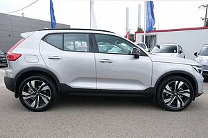 Volvo  XC40 Ultimate, B5 Mild Hybrid, Petrol, Dark