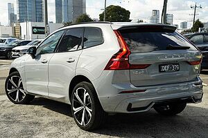 Volvo  XC60 Recharge Ultimate, T8 AWD Plug-in hybrid, Electric/Petrol, Dark