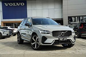 Volvo  XC60 Recharge Ultimate, T8 AWD Plug-in hybrid, Electric/Petrol, Dark