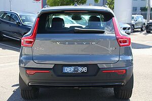 Volvo  XC40 Ultimate, B5 Mild Hybrid, Petrol, Dark