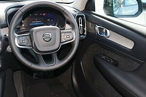 Volvo  XC40 Ultimate, B5 Mild Hybrid, Petrol, Dark