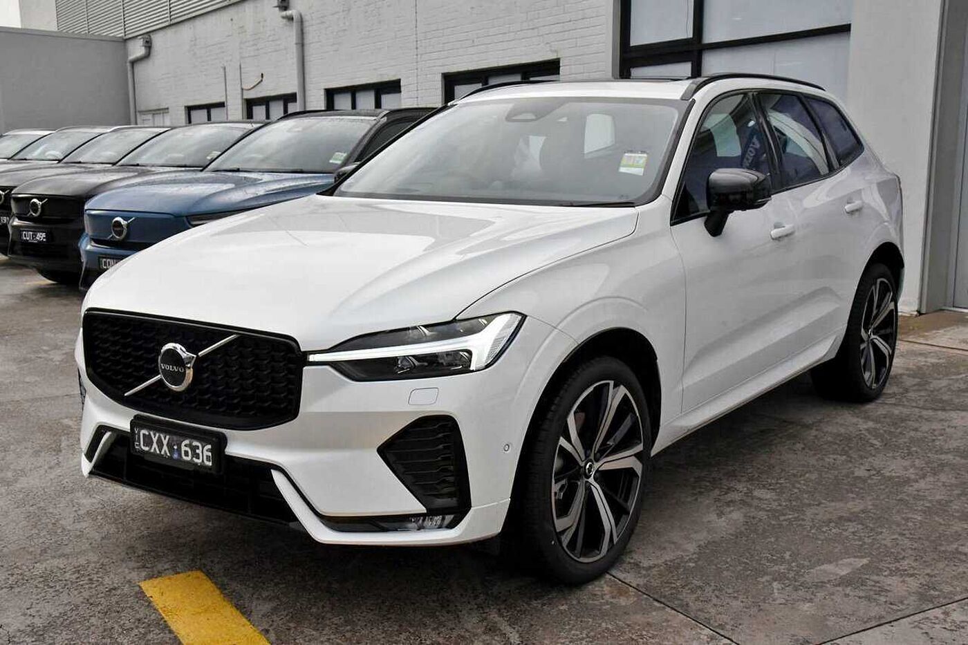 Volvo  XC60 Ultimate, B6 Mild Hybrid, Petrol, Dark