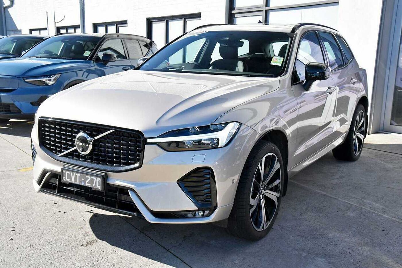 Volvo  XC60 Ultimate, B6 Mild Hybrid, Petrol, Dark