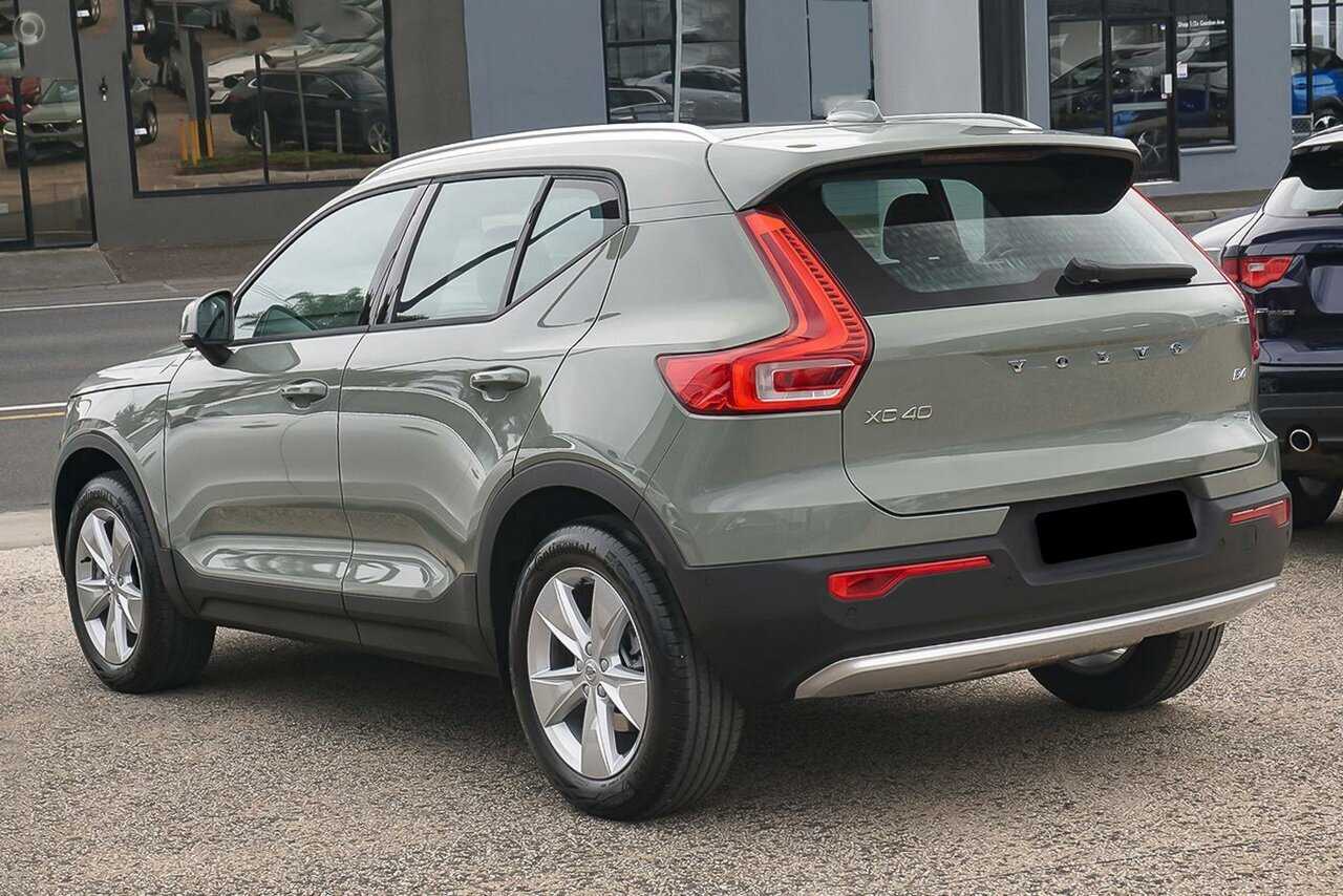 Volvo  XC40 Plus, B4 Mild hybrid, Petrol